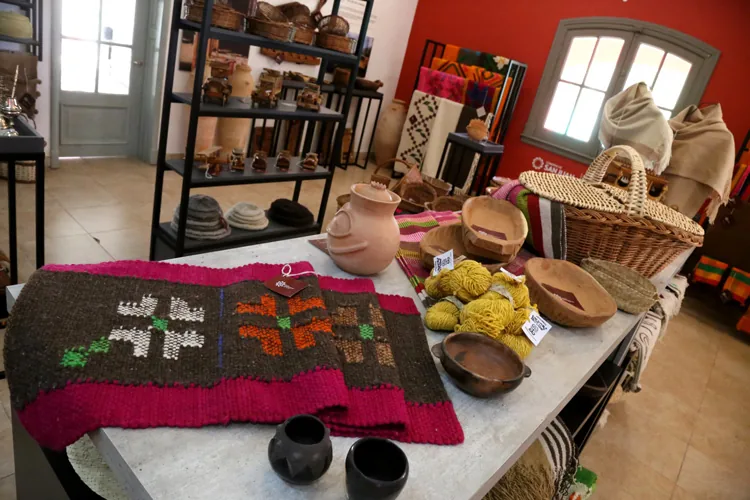 Mercado Artesanal Tradicional Luisa Escudero (2) — 2 de 4